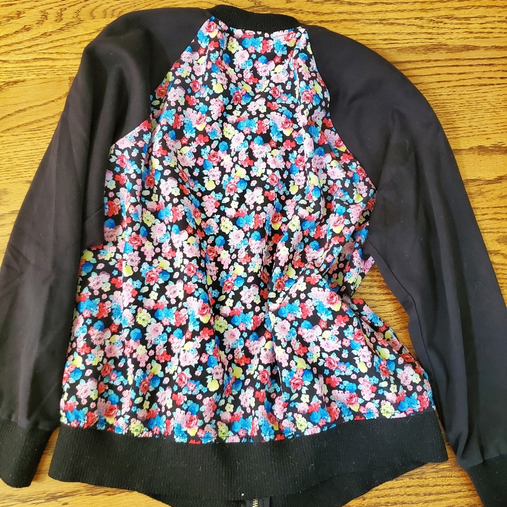 D-signed Disney girls large jacket. - Picture 4 of 6
